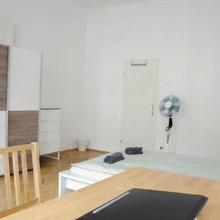 Wonderful Two Bedroom Apartment Виена Екстериор снимка