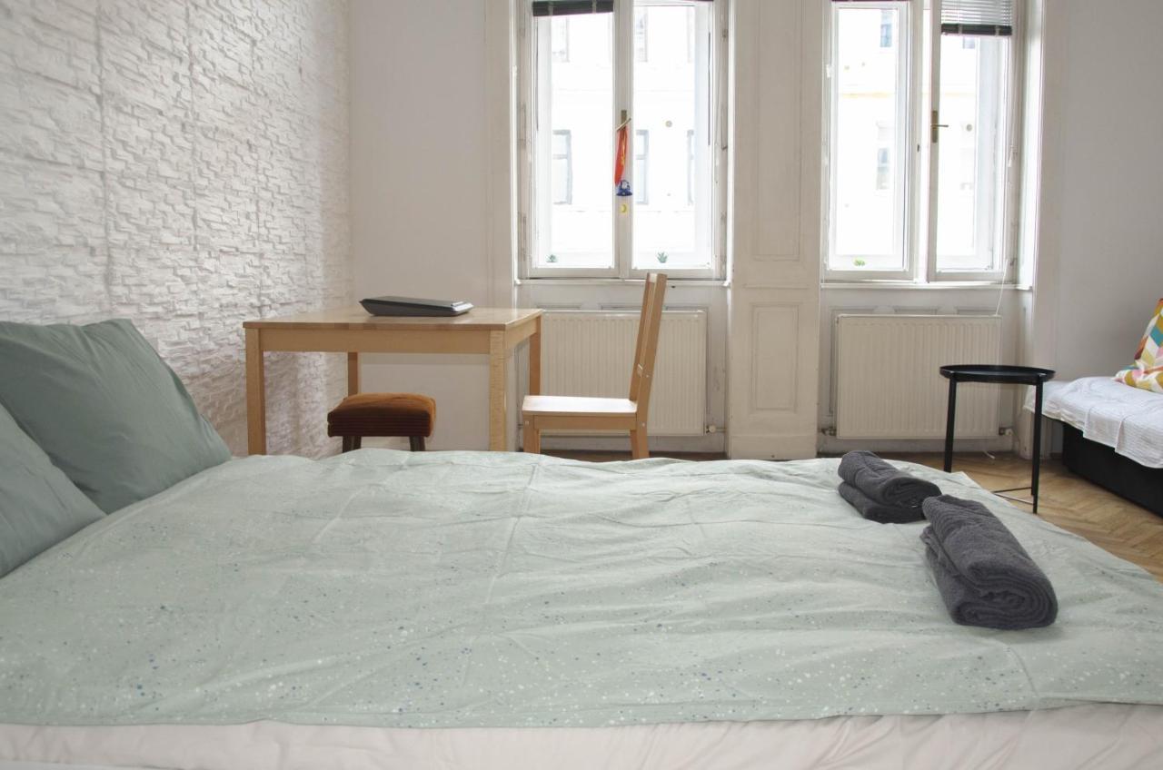 Wonderful Two Bedroom Apartment Виена Екстериор снимка